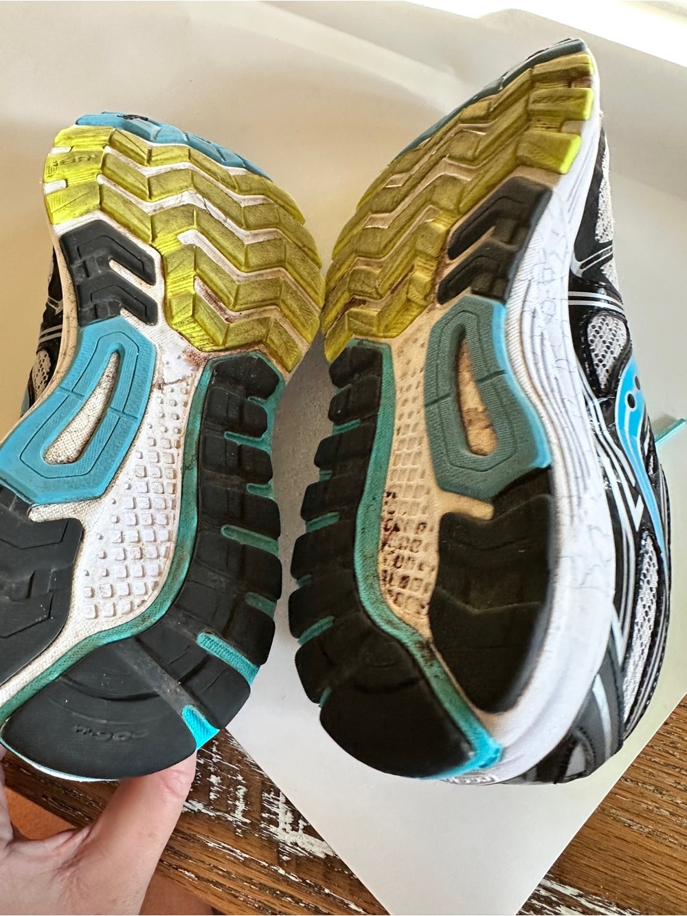 Saucony Guide 9 Everun Women's Running Shoes in White, Black, Teal and Lime 9.5 - Picture 6 of 13